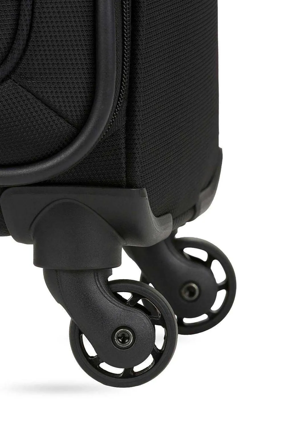 SWISSGEAR 4010 18" Carry On Spinner Luggage - Black> Softside