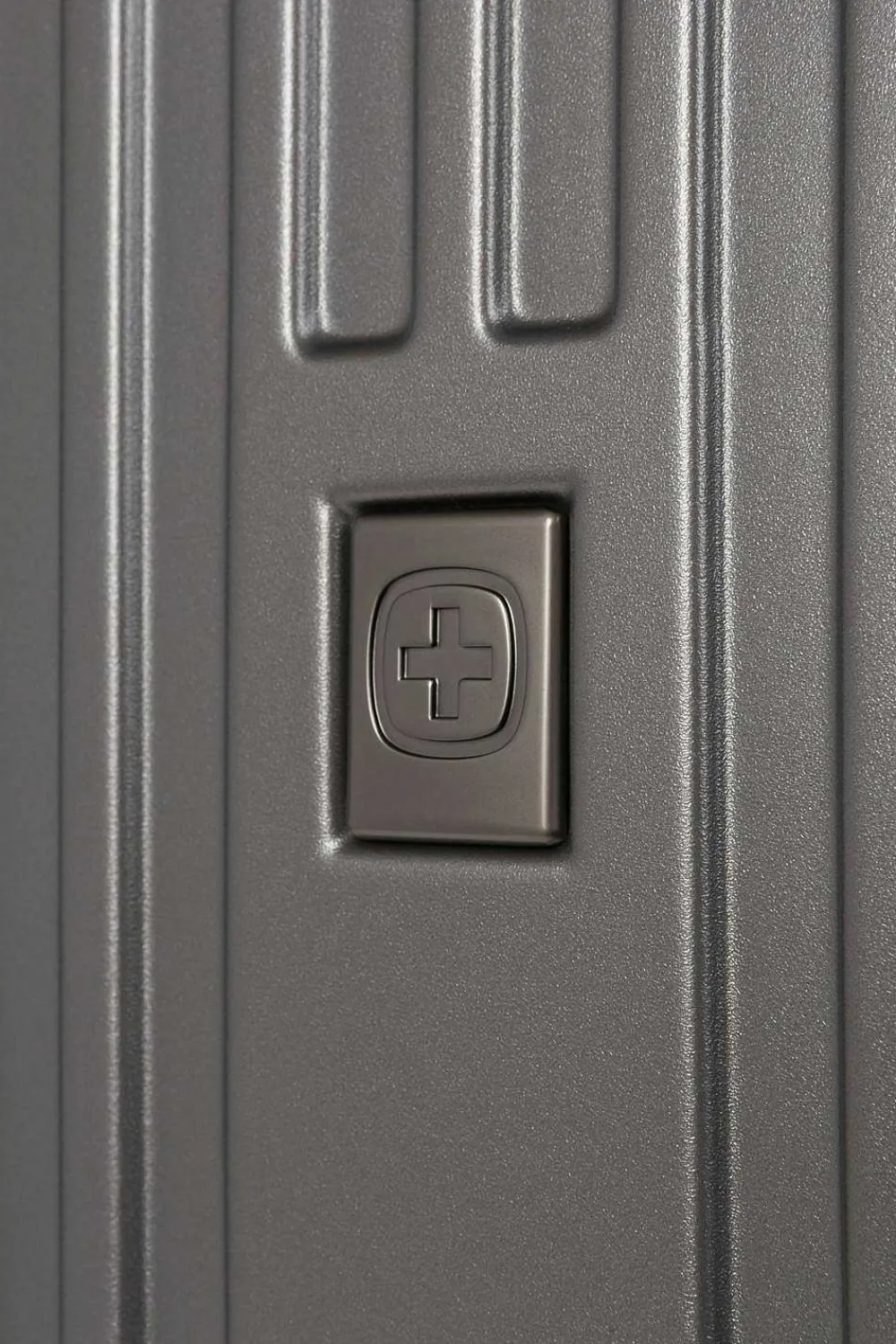 SWISSGEAR 7910 20" Usb Expandable Carry On Hardside Spinner Luggage - Gun Metal> Hardside